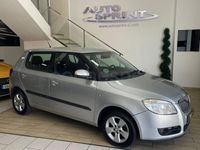 Usado Skoda Fabia Style 80 CV (58 kW) 2008 Gris / plata Berlina