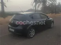 Usado Seat Leon Sport 105 CV (77 kW) 2006 Negro Utilitario