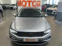 Usado VW Passat 122 CV (89 kW) 2021 Gris / plata Berlina