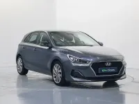 Usado Hyundai i30 140 CV (102 kW) 2018 Gris / plata Berlina