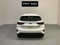 Używany Kia Ceed 136 KM (100 kW) 2021 Biały Hatchback