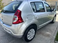 Usado Dacia Sandero Ambiance 75 CV (55 kW) 2012 Gris / plata Berlina