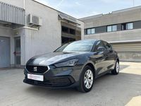 Usado Seat Leon Style 116 CV (85 kW) 2023 Gris / plata Berlina
