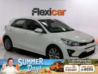 Usado Kia Rio 101 CV (74 kW) 2023 Blanco Berlina
