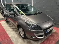 Usado Renault Scénic III Dynamique 130 CV (95 kW) 2012 Gris / plata Monovolumen