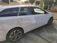 Usado Toyota Auris 112 CV (82 kW) 2016 Blanco Familiar