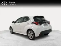 Usado Toyota Yaris Active 116 CV (85 kW) 2025 Blanco Utilitario