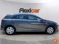 Usado Kia Ceed 136 CV (100 kW) 2023 Gris Utilitario
