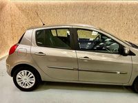 Usado Renault Clio IV Dynamique 90 CV (66 kW) 2012 Beige Utilitario