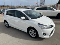 Usado Toyota Corolla Verso 124 CV (91 kW) 2013 Blanco metalico Monovolumen