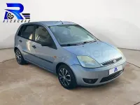 Usado Ford Fiesta Trend 90 CV (66 kW) 2004 Azul Utilitario