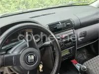 Usado Seat Leon 110 CV (80 kW) 2000 Azul Utilitario