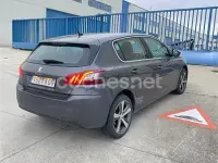 Usado Peugeot 308 Allure 120 CV (88 kW) 2017 Gris / plata Berlina