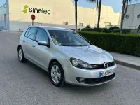 Usado VW Golf VII 105 CV (77 kW) 2012 Gris / plata Berlina
