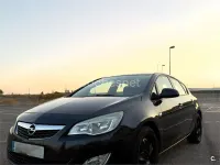 Usado Opel Astra Selective 110 CV (80 kW) 2012 Negro Berlina