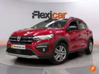 Usado Dacia Sandero Comfort 91 CV (66 kW) 2022 Burdeos Utilitario