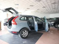 Käytetty Volvo XC60 Summum 205 HP (150 kW) 2010 Sininen Katumaasturi