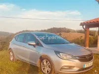 Usado Opel Astra Selective 125 CV (91 kW) 2018 Gris / plata Berlina