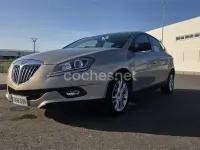 Usado Lancia Delta 120 CV (88 kW) 2010 Beige Utilitario