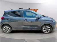 Usado Hyundai i10 67 CV (49 kW) 2025 Gris Utilitario