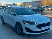 Usado Ford Focus Trend 120 CV (88 kW) 2022 Blanco Berlina