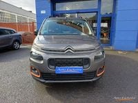 Usado Citroën Berlingo Shine 102 CV (75 kW) 2021 Gris / plata Monovolumen