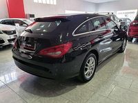 Usado Mercedes CLA200 Shooting Brake 136 CV (100 kW) 2017 Negro Familiar