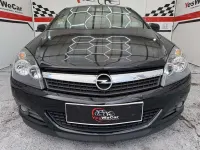 Usado Opel Astra GTC Enjoy 99 CV (72 kW) 2008 Negro Utilitario