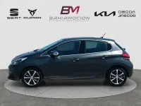 Usado Peugeot 208 Allure 100 CV (73 kW) 2016 Gris Utilitario