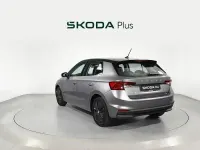 Usado Skoda Fabia Style 110 CV (80 kW) 2022 Gris Utilitario