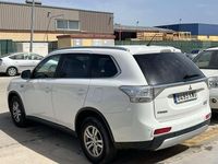 Usado Mitsubishi Outlander P-HEV Motion 203 CV (149 kW) 2014 Blanco SUV
