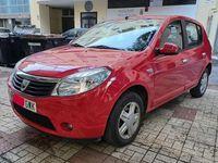 Usado Dacia Sandero Lauréate 75 CV (55 kW) 2010 Utilitario