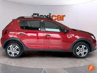 Usado Dacia Sandero Comfort 90 CV (66 kW) 2019 Rojo Utilitario