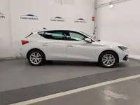 Usado Seat Leon Style 116 CV (85 kW) 2021 Blanco Utilitario