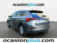 Usado Skoda Scala Ambition 110 CV (80 kW) 2023 Gris Utilitario