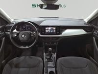 Usado Skoda Kamiq Ambition 110 CV (80 kW) 2023 Gris SUV