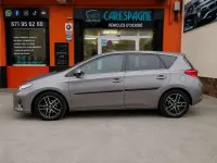 Usado Toyota Auris Hybrid 136 CV (100 kW) 2018 Gris Utilitario