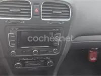 Usado VW Golf VI 105 CV (77 kW) 2011 Azul Berlina