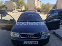 Usado Audi A6 150 CV (110 kW) 2001 Negro Berlina