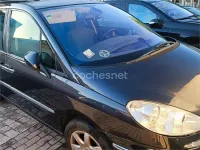 Usado Peugeot 807 136 CV (100 kW) 2009 Verde Monovolumen