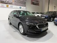 Usado Skoda Octavia Selection 115 CV (84 kW) 2023 Negro Familiar