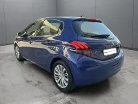 Usado Peugeot 208 Allure 100 CV (73 kW) 2018 Azul Utilitario