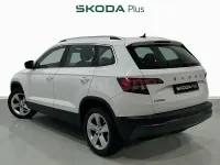 Usado Skoda Karoq Ambition 150 CV (110 kW) 2021 Blanco SUV