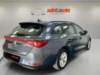Usado Seat Leon Style 110 CV (80 kW) 2022 Gris / plata Familiar