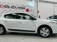 Usado Renault Mégane III 110 CV (80 kW) 2011 Blanco Berlina