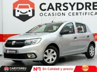 Usado Dacia Sandero Essentiel 75 CV (55 kW) 2020 Gris / plata Berlina