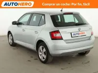 Usado Skoda Fabia Ambition 95 CV (69 kW) 2018 Plateado Utilitario