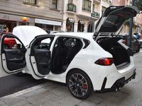 Usado BMW M135 M Performance 300 CV (220 kW) 2024 Alpine white solid Utilitario