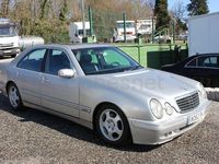 Usado Mercedes E320 Avantgarde 197 CV (144 kW) 2001 Gris / plata Berlina