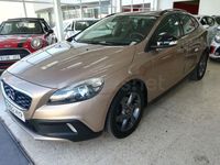 Usado Volvo V40 CC Momentum 115 CV (84 kW) 2014 Beige Familiar